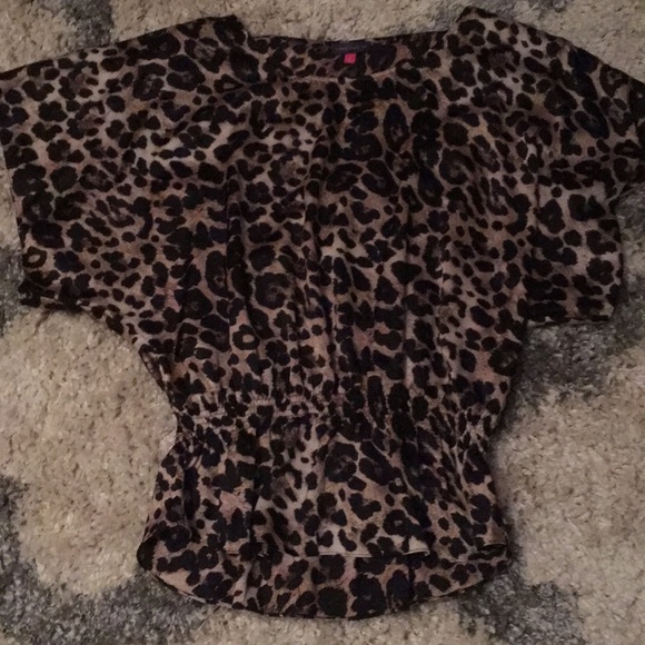 Women’s Vince Camuto Leopard Top - Picture 1 of 8